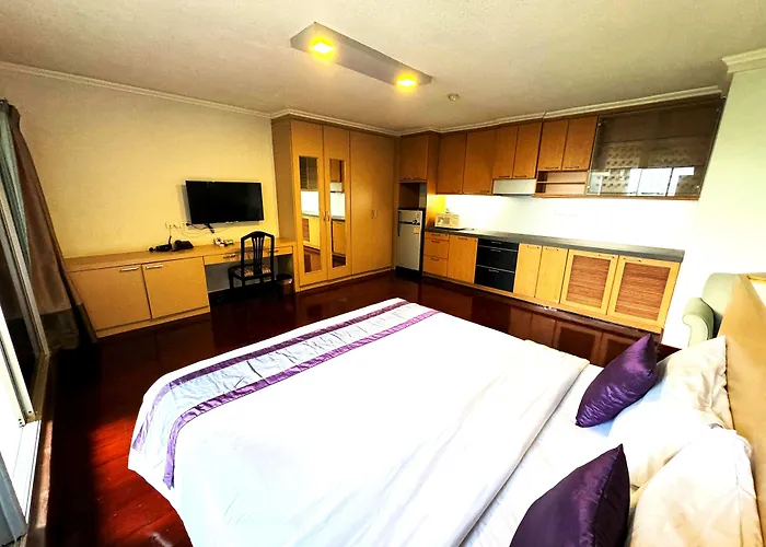 Collection O The Step Sathorn