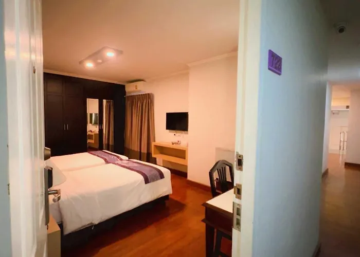 Collection O The Step Sathorn 3*
